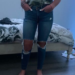 1 pair of blue jeans